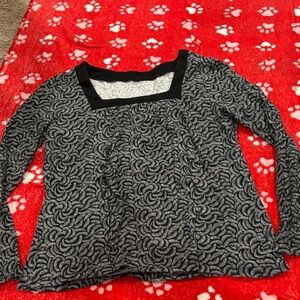 Croft & Barrow Black and Gray Patterned Top